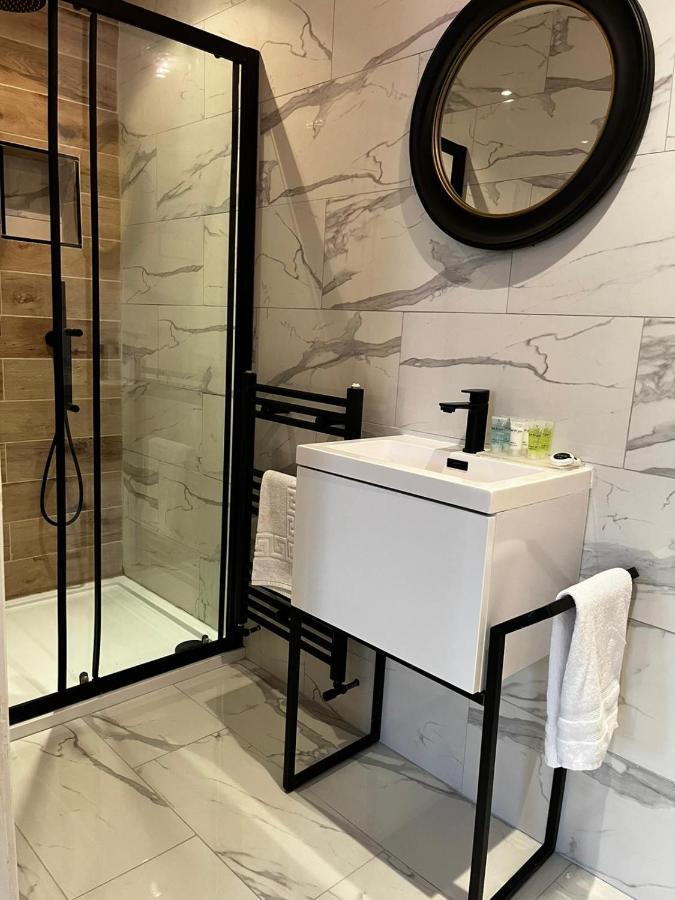 West End -Stunning, 2 Bedroom, Main Door Flat With Private Parking — Photos 3